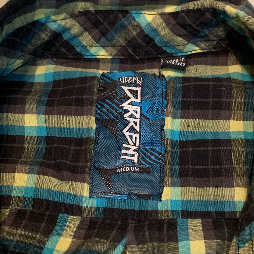 Ocean Current button down MD - Picture 2 of 7